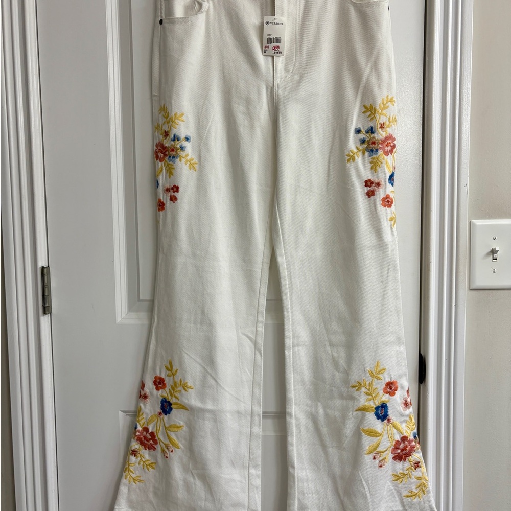 Emory Park White Pants with Colorful Floral Embroidery